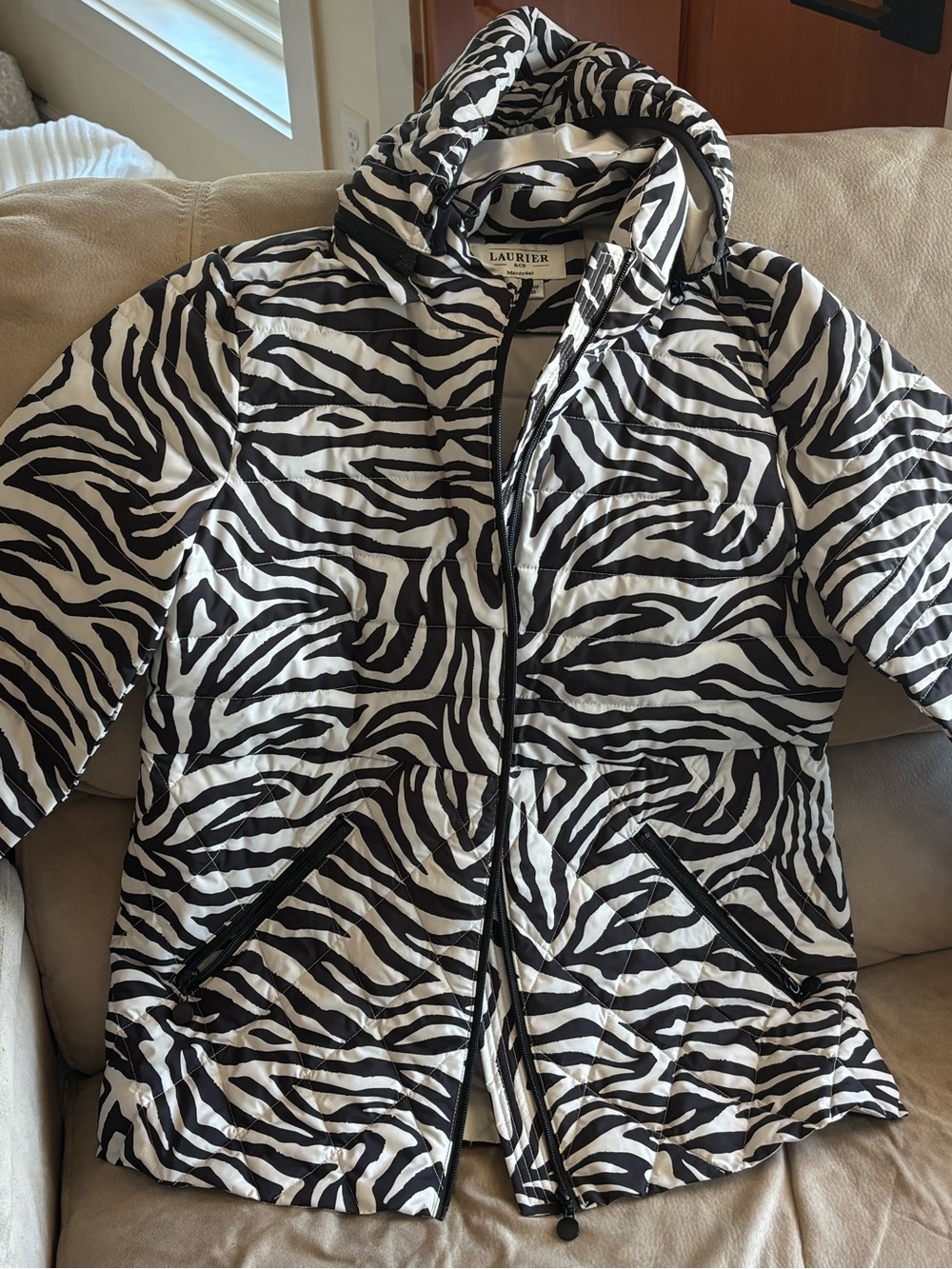 Black & White Zebra-Print Hooded Puffer Jacket